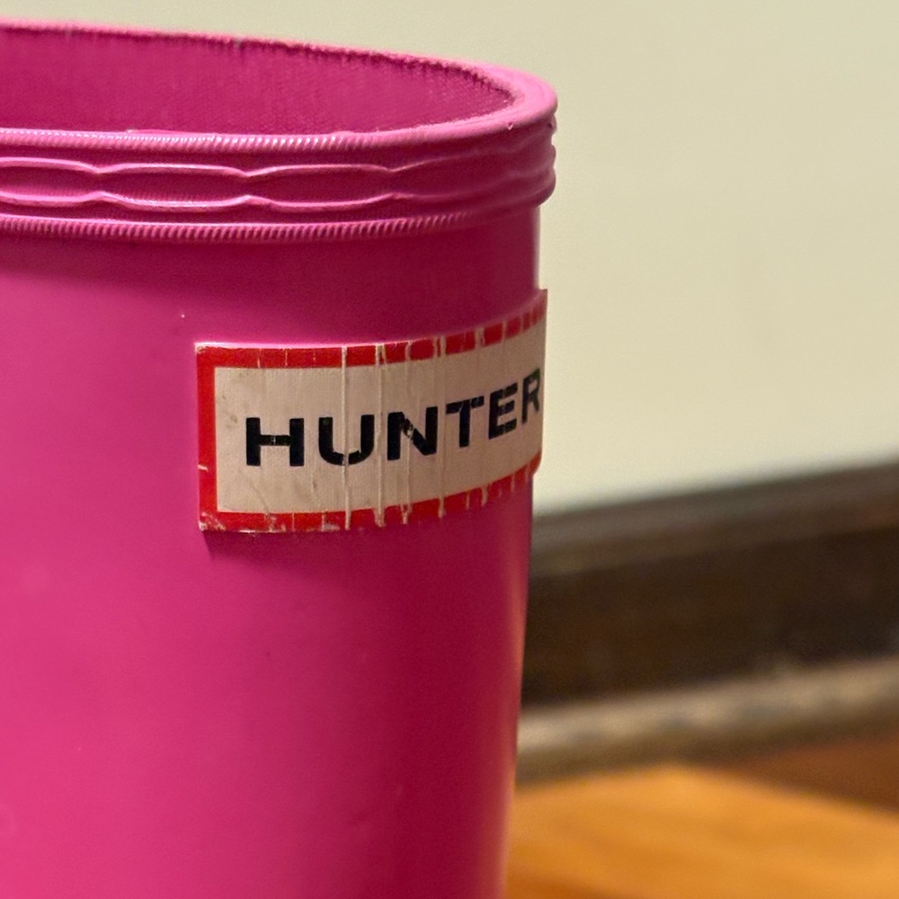 Hunter Classic sz 13 UK 32 pink gloss kids rain boots, great pre owned condition - Picture 17 of 17